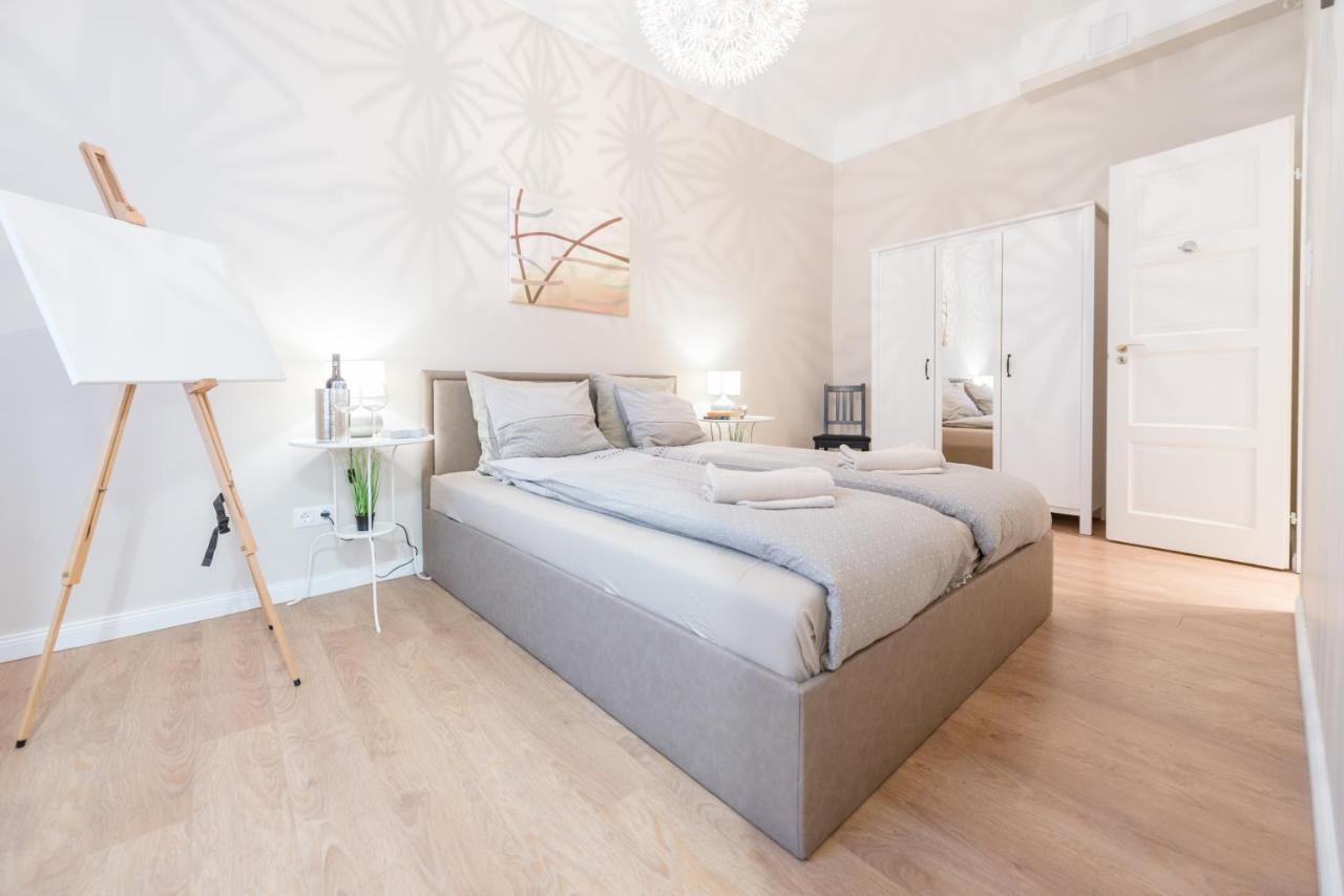 Downtown Heart 3 Bdr, 2 Bath, A/C Apartment Будапеща Екстериор снимка